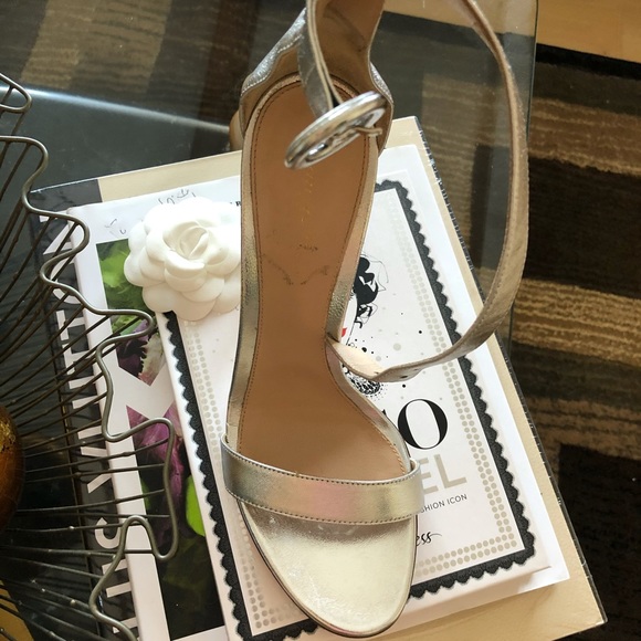 Gianvito Rossi Silver Heels - Picture 1 of 6